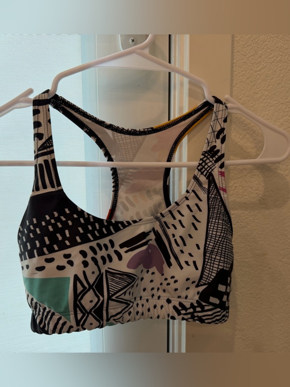 Black & White Patterned Racerback Sports Bra - Women Intimates